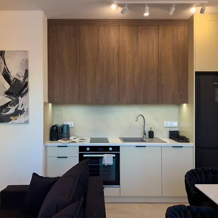 Urban Global Premium, 8th Floor, No 14 - Air Condition - Balcony - Free Garage Apartment
