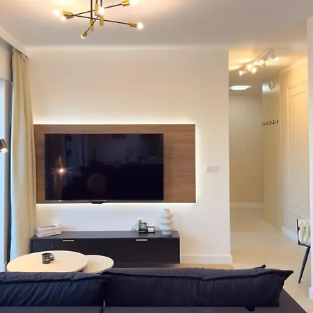 Apartment Urban Global Premium, 8th Floor, No 14 - Air Condition - Balcony - Free Garage *