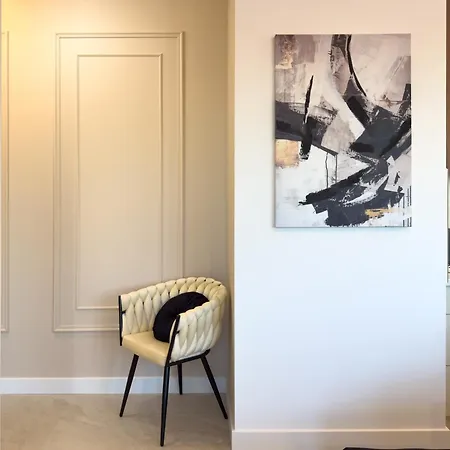 Apartment Urban Global Premium, 8th Floor, No 14 - Air Condition - Balcony - Free Garage