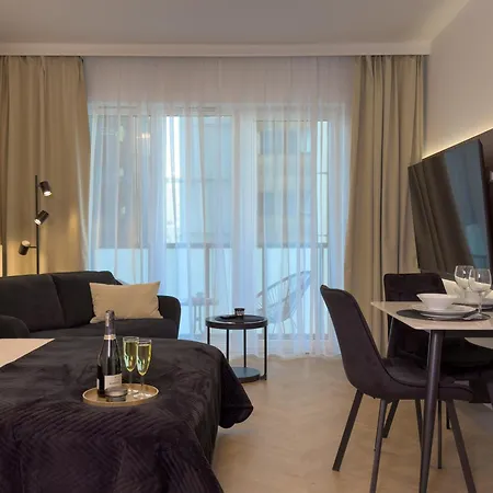 Urban Global Premium, 8th Floor, No 14 - Air Condition - Balcony - Free Garage Katowice
