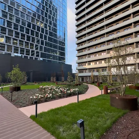 Urban Global Premium, 8th Floor, No 14 - Air Condition - Balcony - Free Garage