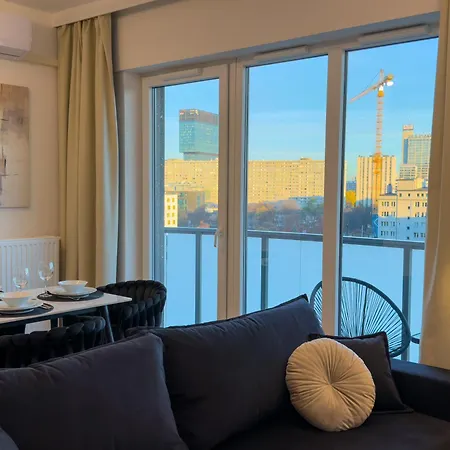 Urban Global Premium, 8th Floor, No 14 - Air Condition - Balcony - Free Garage Katowice