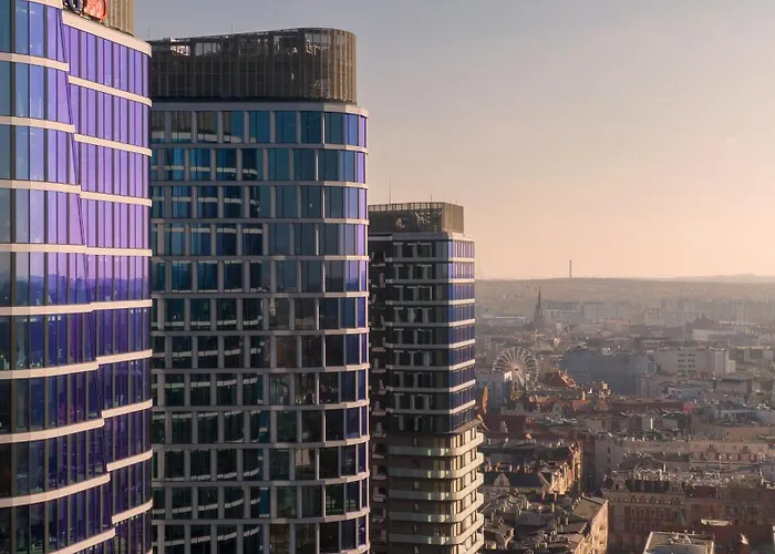 Urban Global Premium, 8th Floor, No 14, Free Garage, Self Check-in, No Deposit *