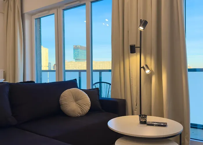 Urban Global Premium, 8th Floor, No 14, Free Garage, Self Check-in, No Deposit Apartment