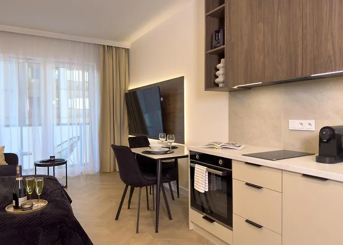 Urban Global Premium, 8th Floor, No 14, Free Garage, Self Check-in, No Deposit *